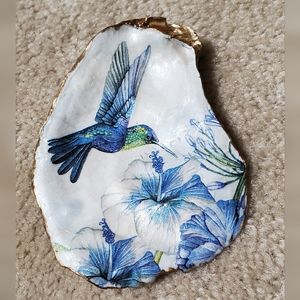 COPY - Handcrafted Hummingbird Oyster Shell/Trinket Dish⚜️💙⚜️